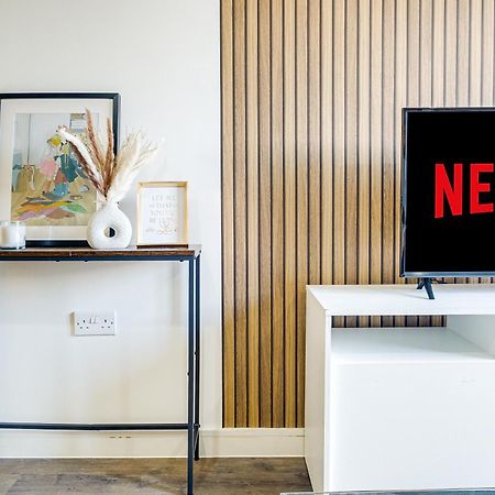 City Centre Emerald Escape - Sleeps-6, 2Beds & 2Baths , Netflix , Free Internet Birmingham Exterior photo