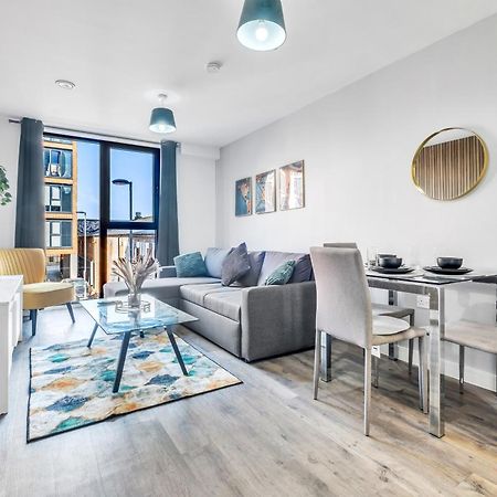 City Centre Emerald Escape - Sleeps-6, 2Beds & 2Baths , Netflix , Free Internet Birmingham Exterior photo