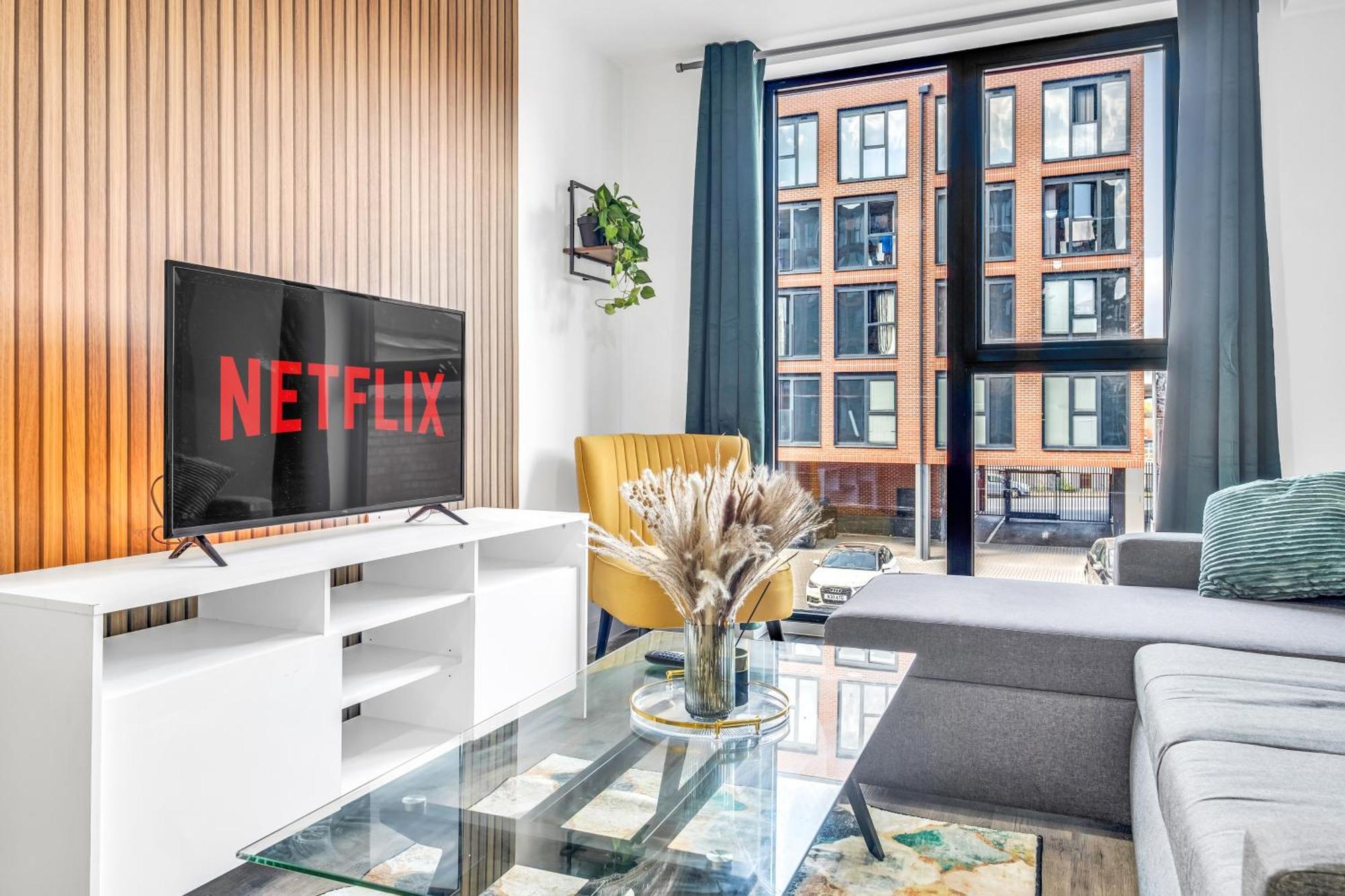 City Centre Emerald Escape - Sleeps-6, 2Beds & 2Baths , Netflix , Free Internet Birmingham Exterior photo