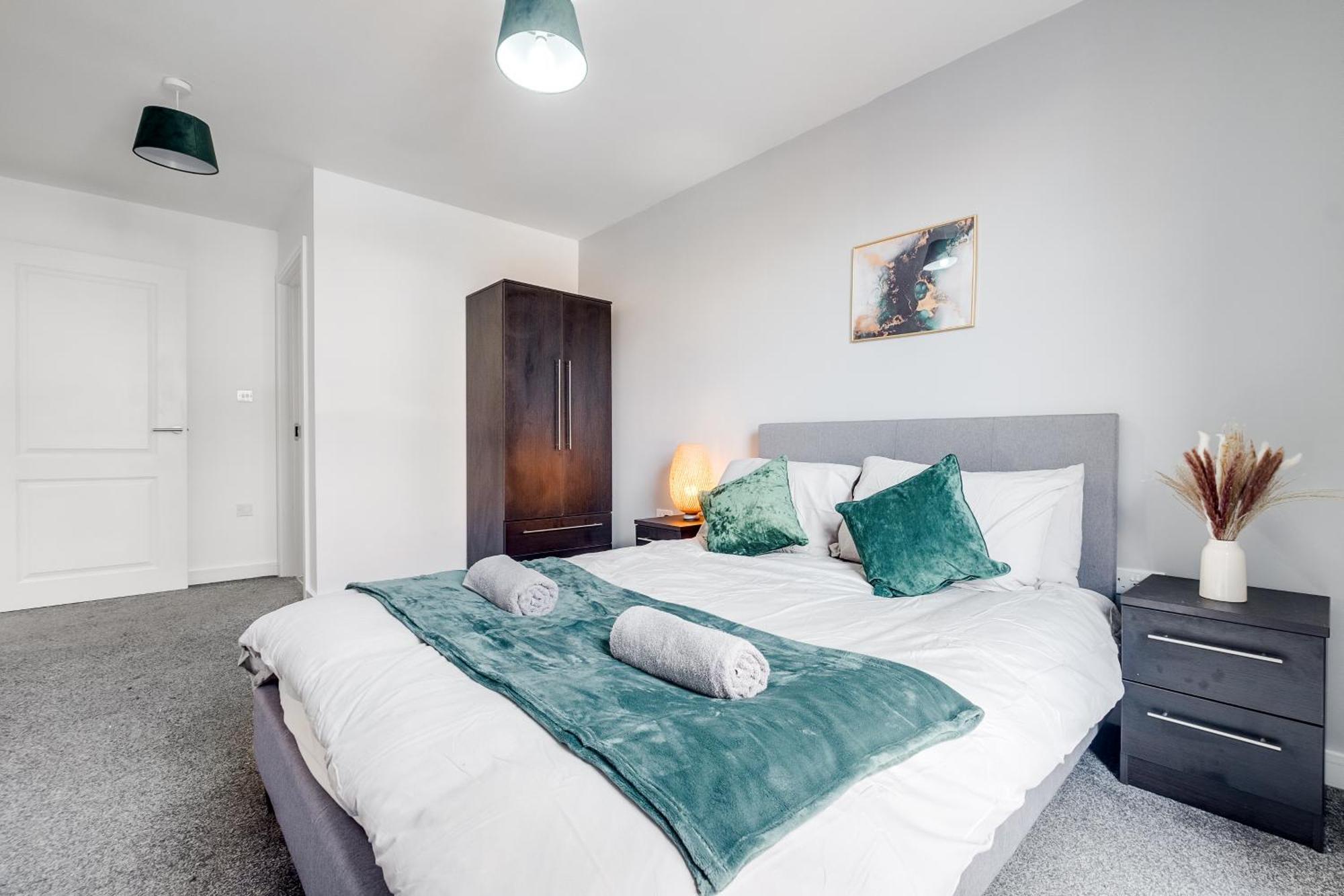 City Centre Emerald Escape - Sleeps-6, 2Beds & 2Baths , Netflix , Free Internet Birmingham Exterior photo