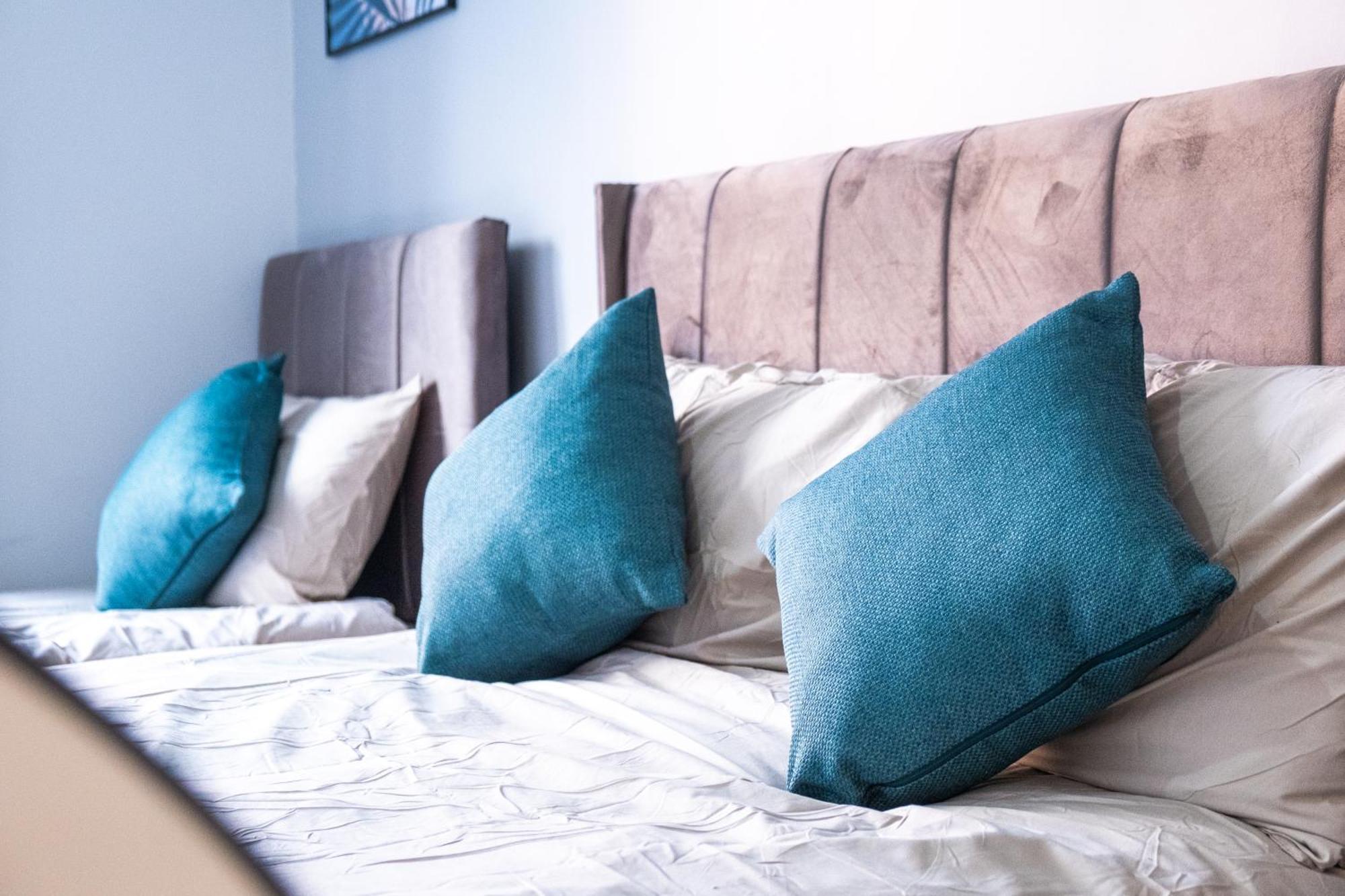 City Centre Emerald Escape - Sleeps-6, 2Beds & 2Baths , Netflix , Free Internet Birmingham Exterior photo