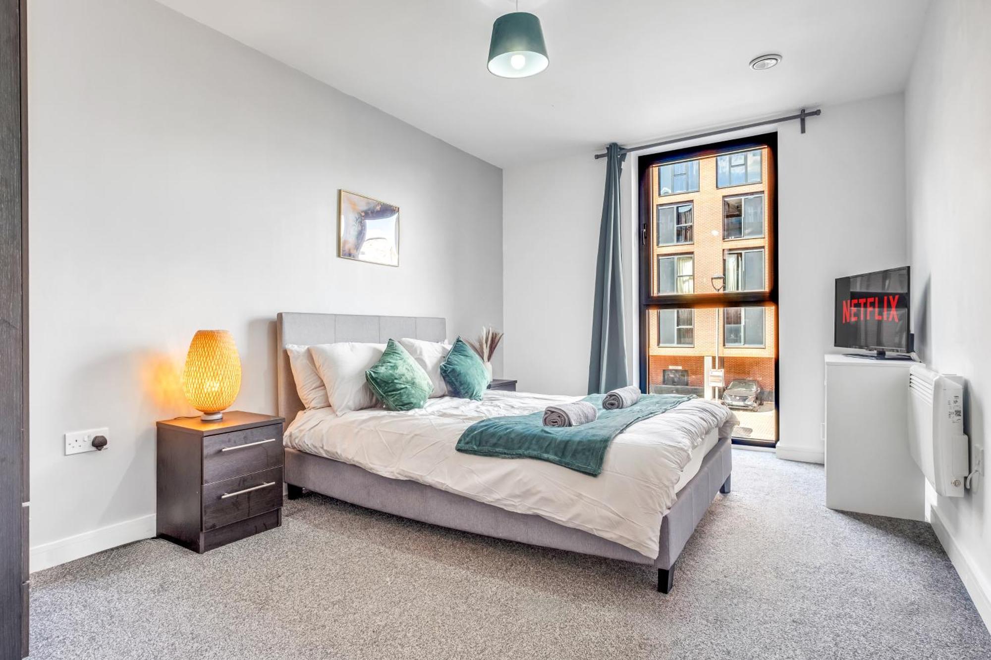 City Centre Emerald Escape - Sleeps-6, 2Beds & 2Baths , Netflix , Free Internet Birmingham Exterior photo