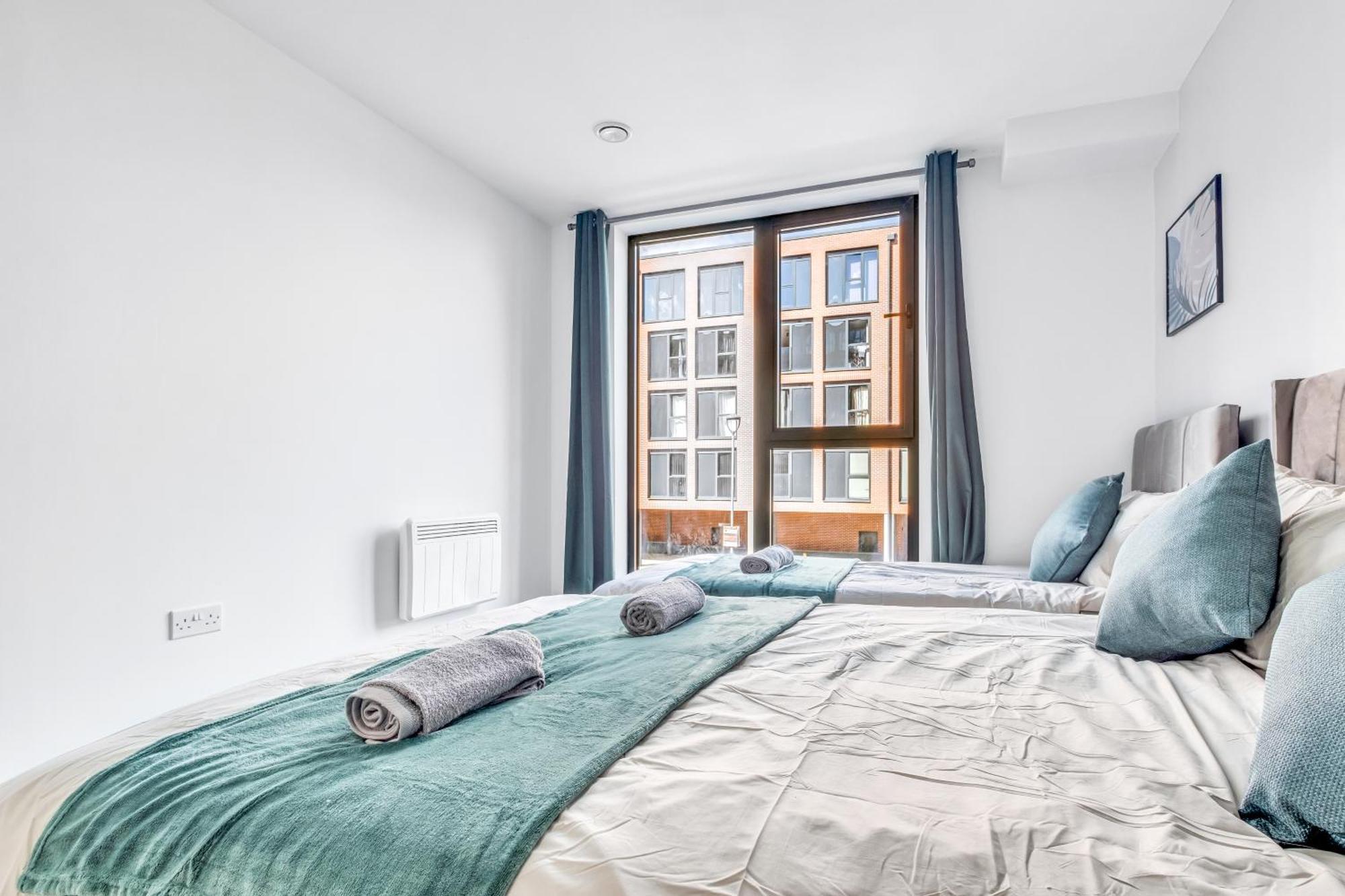 City Centre Emerald Escape - Sleeps-6, 2Beds & 2Baths , Netflix , Free Internet Birmingham Exterior photo
